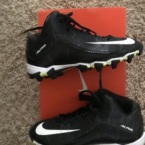 Nike alpha shark football cleats 4.5y